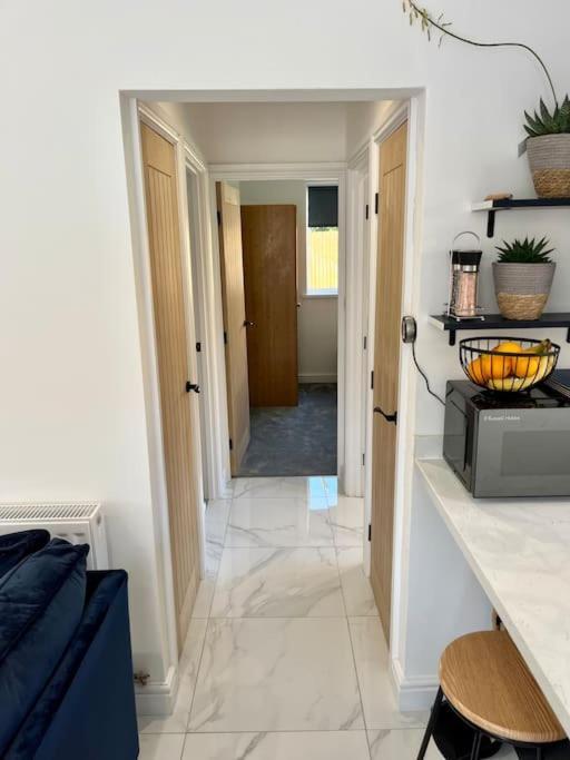 Modern Bungalow In Good Location Aberdulais 외부 사진